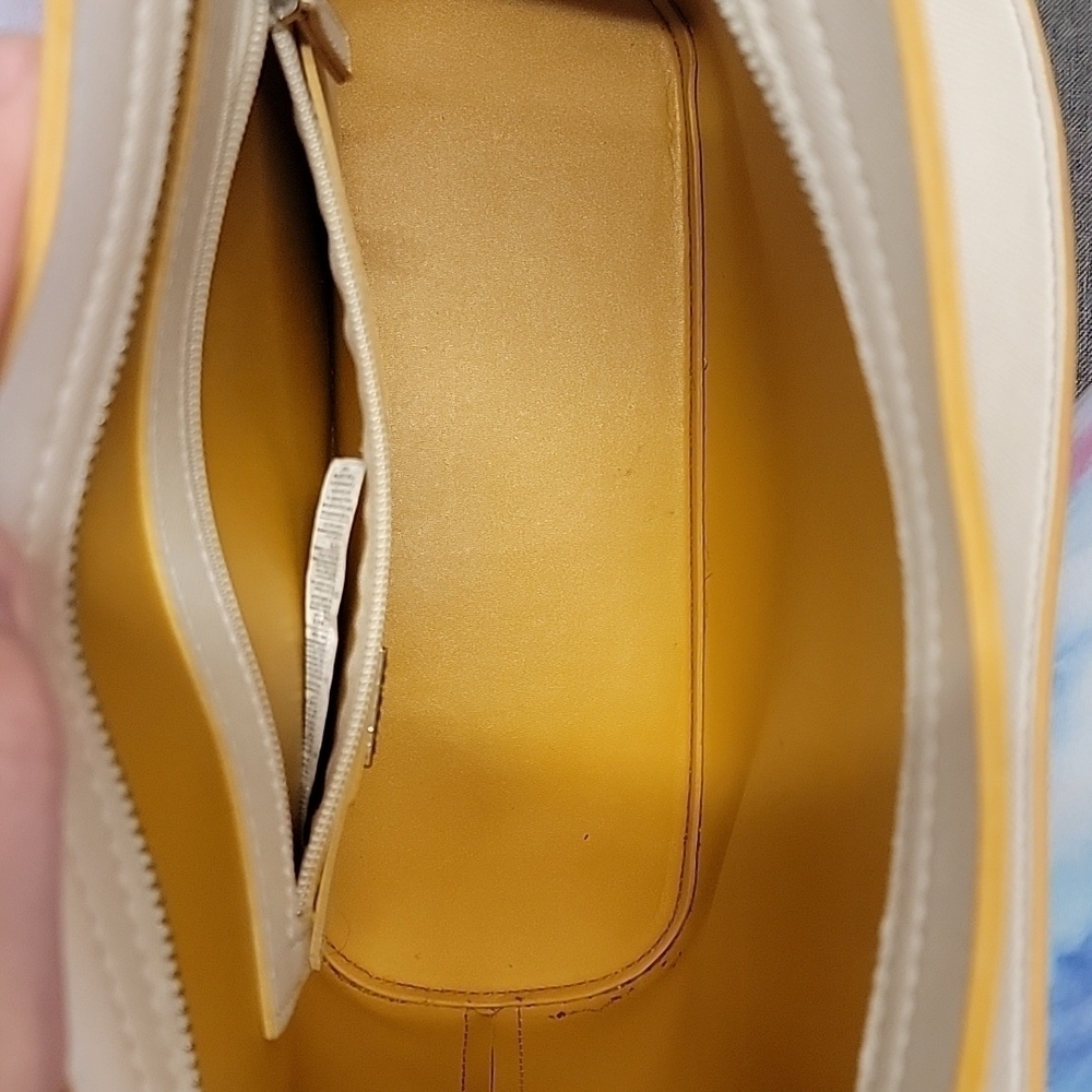Carpisa PVC Bucket Purse - Picture 11 of 16
